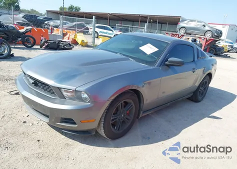 2012 Ford Mustang V6 z USA, uszkodzony, nr VIN 1ZVBP8AM8C5263572